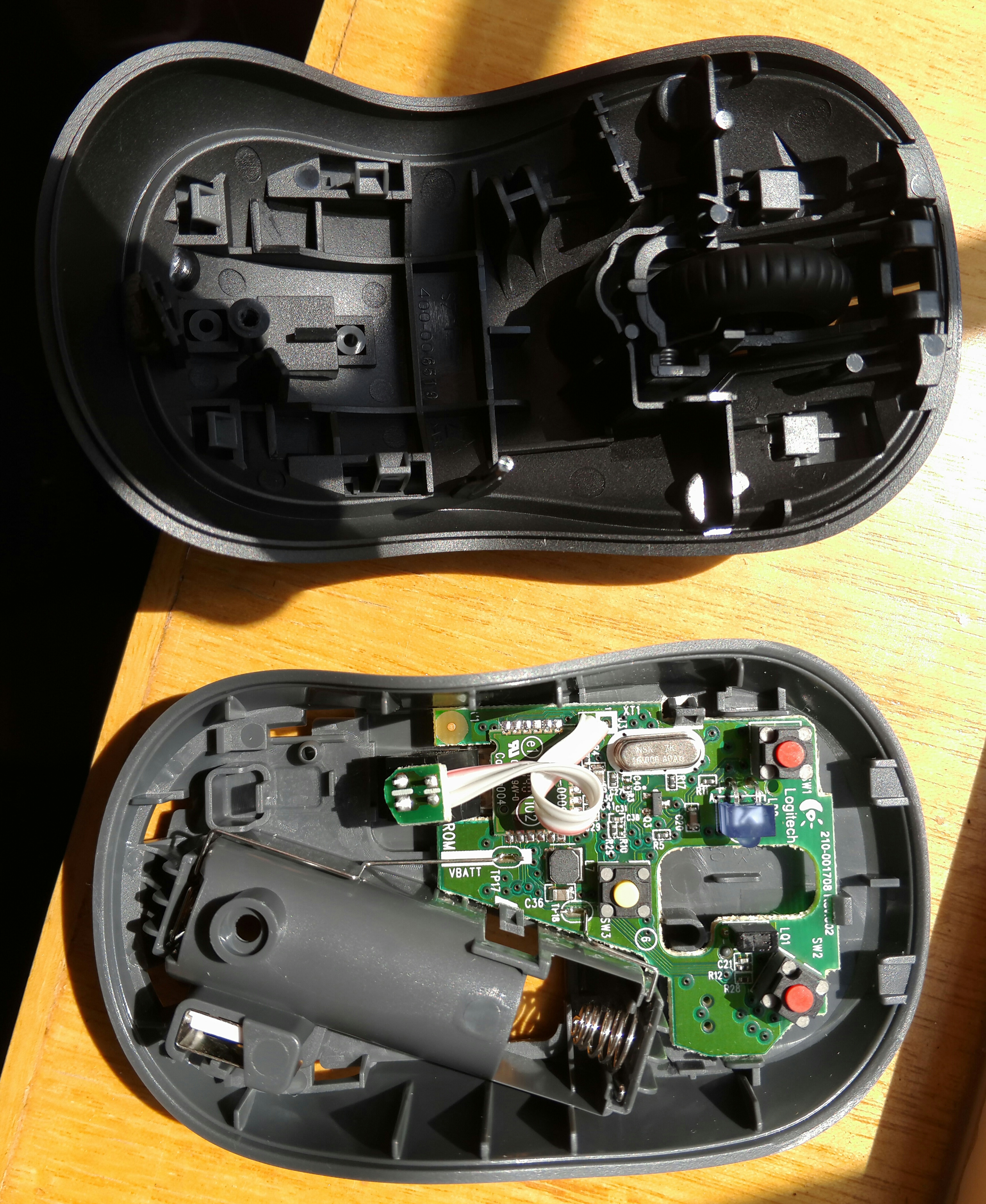 拆罗技无线鼠标的方法,拆一个全新的罗技m220无线鼠标