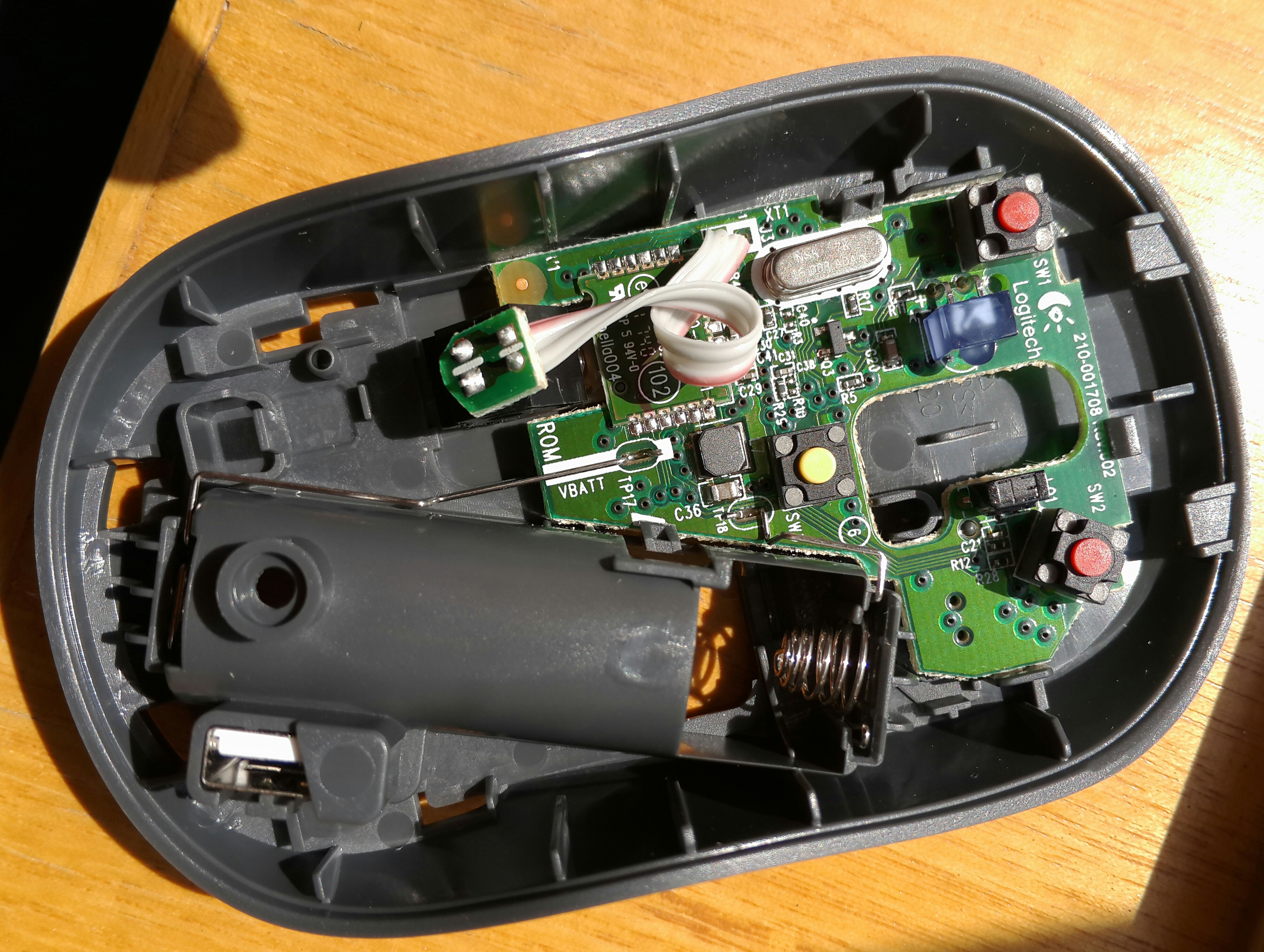 拆罗技无线鼠标的方法,拆一个全新的罗技m220无线鼠标