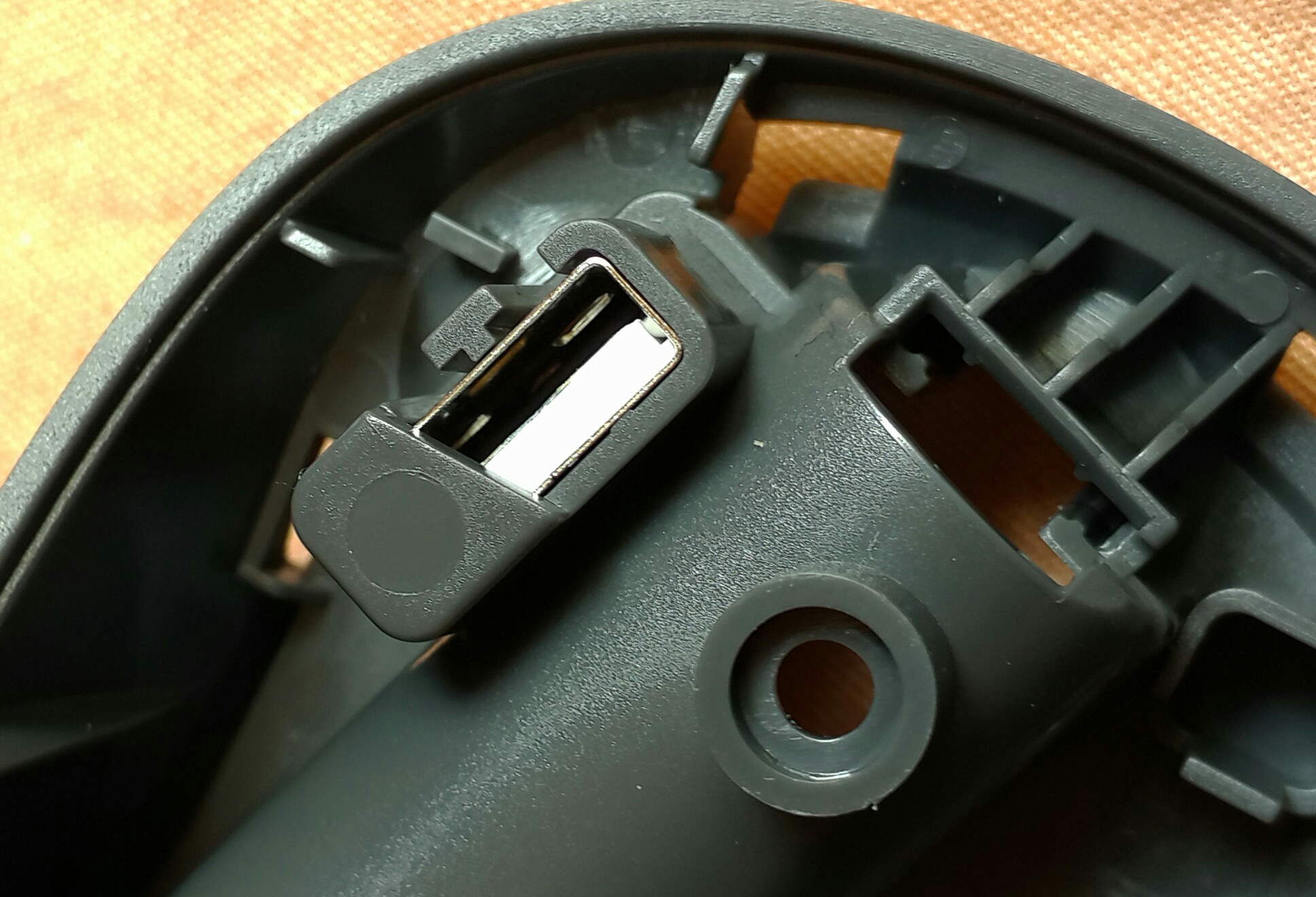 拆罗技无线鼠标的方法,拆一个全新的罗技m220无线鼠标