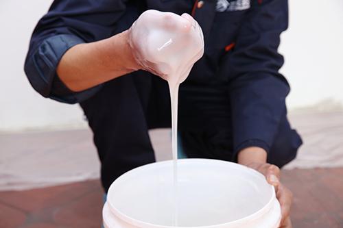 装修用糯米胶贴墙布污染大吗,装修用糯米胶安全吗