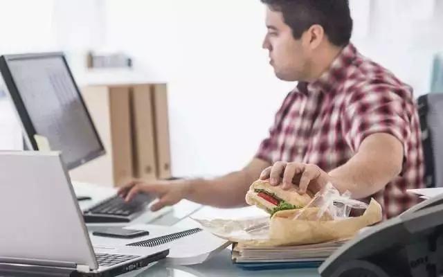 清洁软胶帮你清洁家里每个角落,清洁软胶如何把上面的污垢搞掉