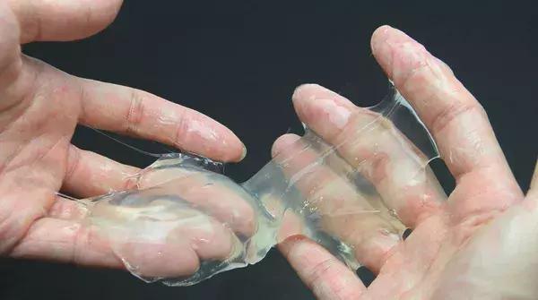 清洁软胶帮你清洁家里每个角落,清洁软胶如何把上面的污垢搞掉