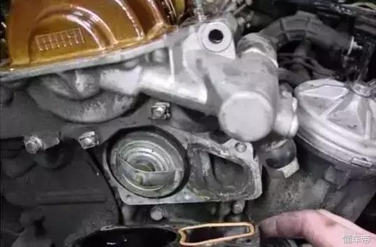 仪表上的警示灯全都亮是怎么回事,汽车仪表亮红灯是什么原因