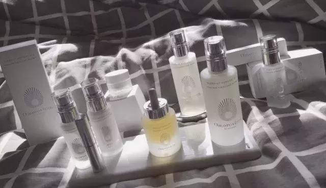 晒后舒缓镇定喷雾,镇静舒缓补水喷雾