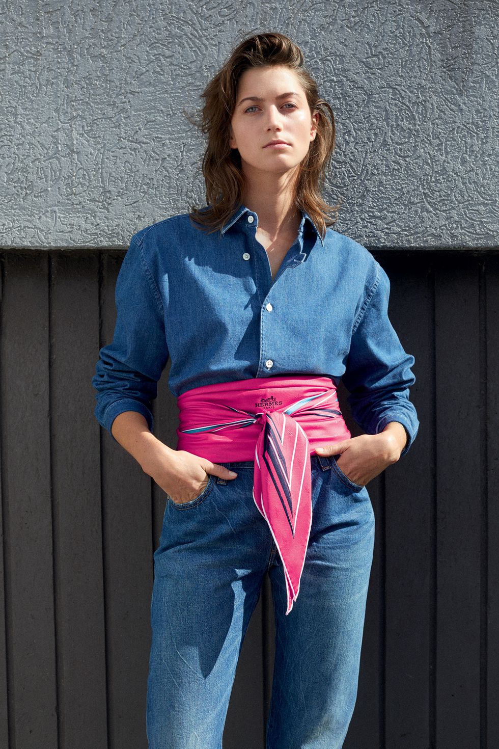 入手一条爱马仕的丝巾，超过5种以上穿搭打法，只看你会不会运用