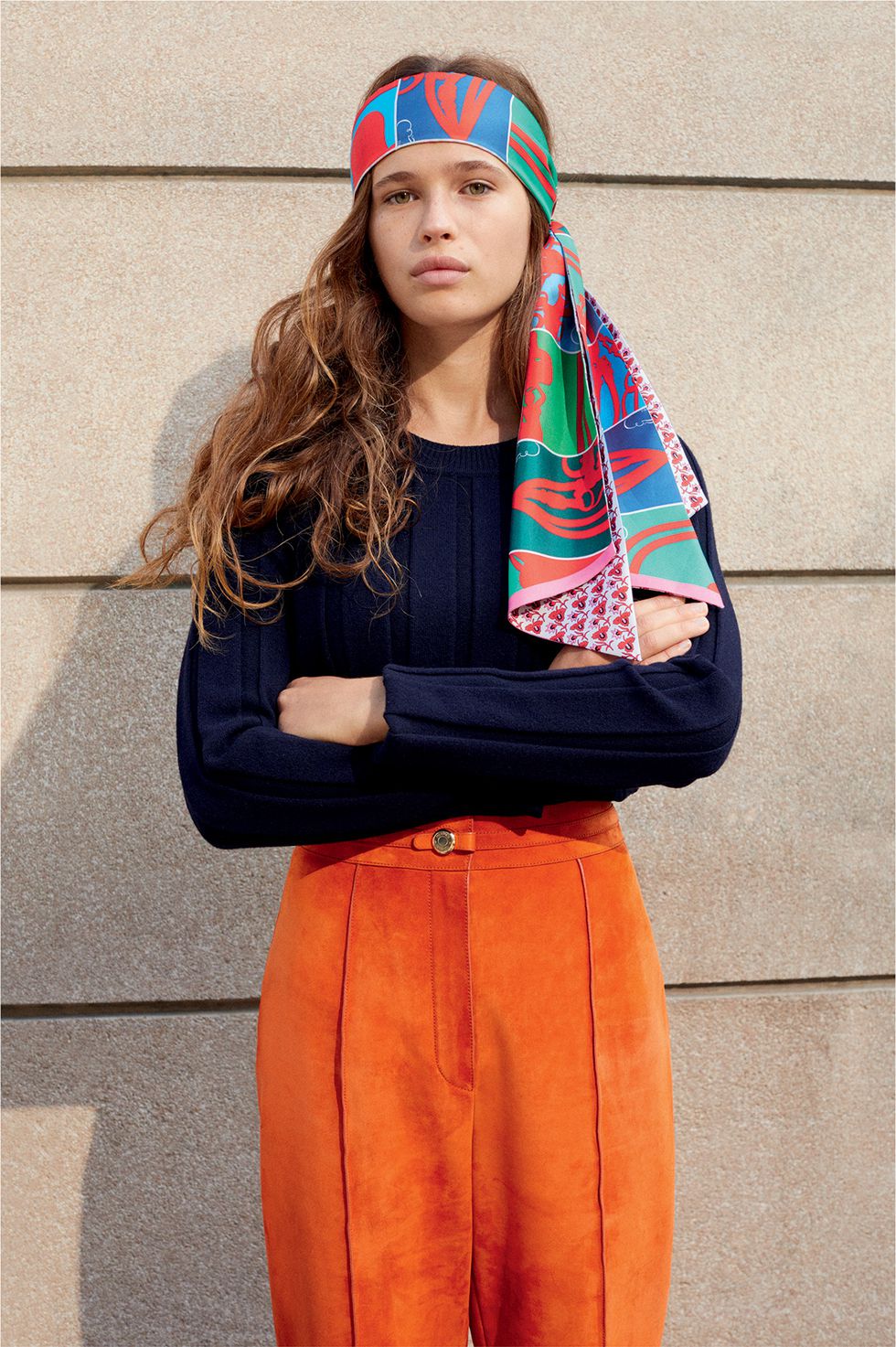 入手一条爱马仕的丝巾，超过5种以上穿搭打法，只看你会不会运用