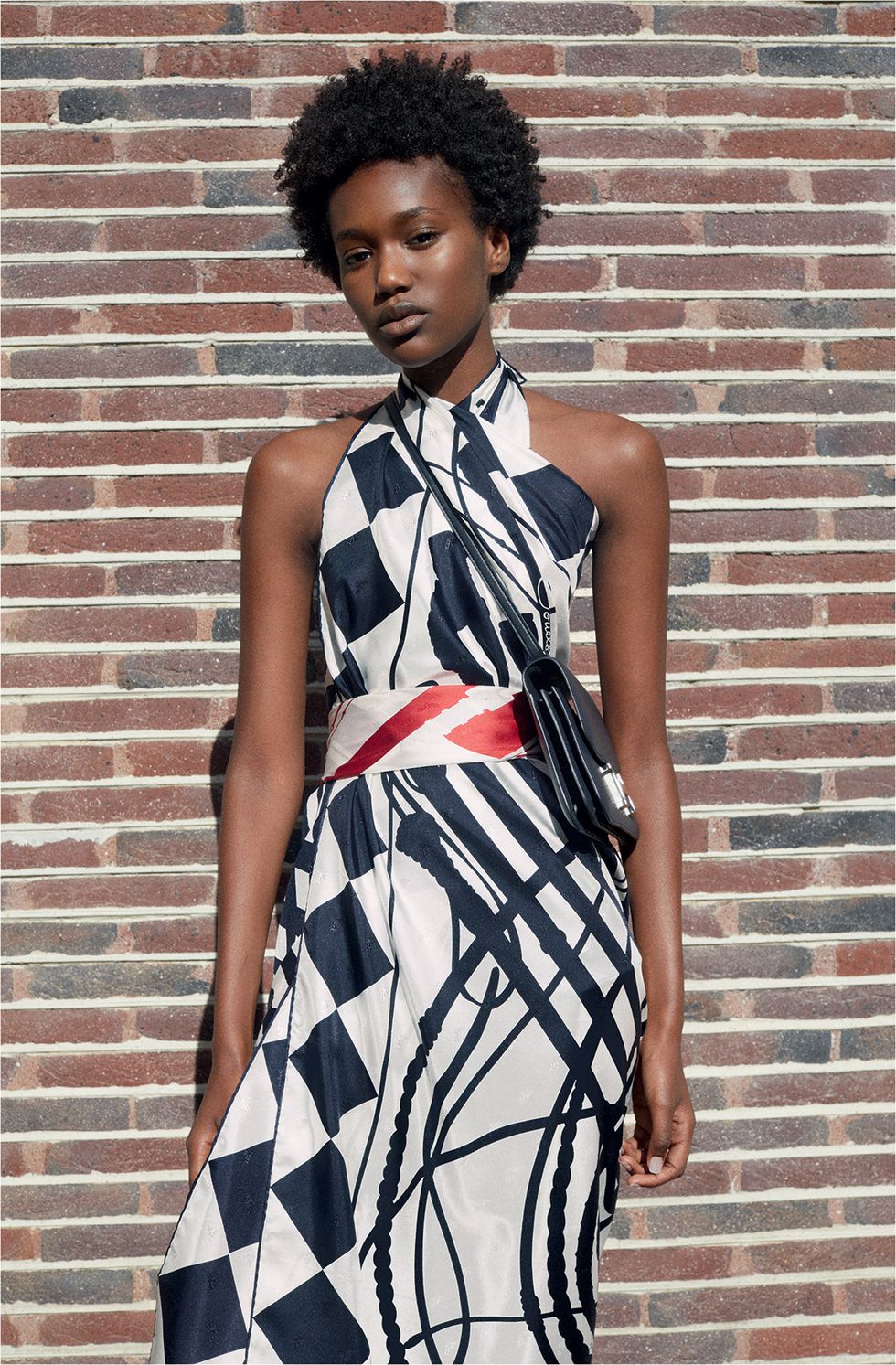 入手一条爱马仕的丝巾，超过5种以上穿搭打法，只看你会不会运用