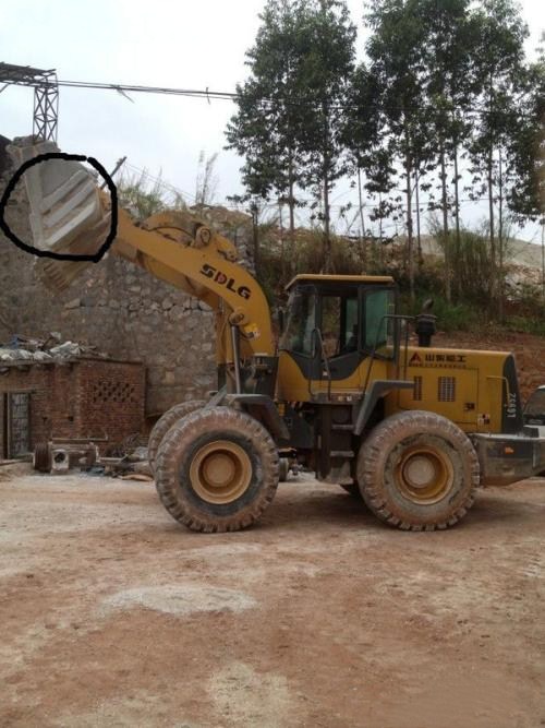 铲车铲斗举高铲斗下翻不到位,铲车收铲收不回来是什么原因