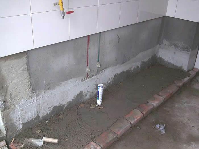 厨房橱柜下面用砖砌台子,厨房砌地台砌橱柜全过程