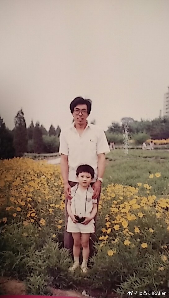 艾伦跑龙套,艾伦首次上春晚