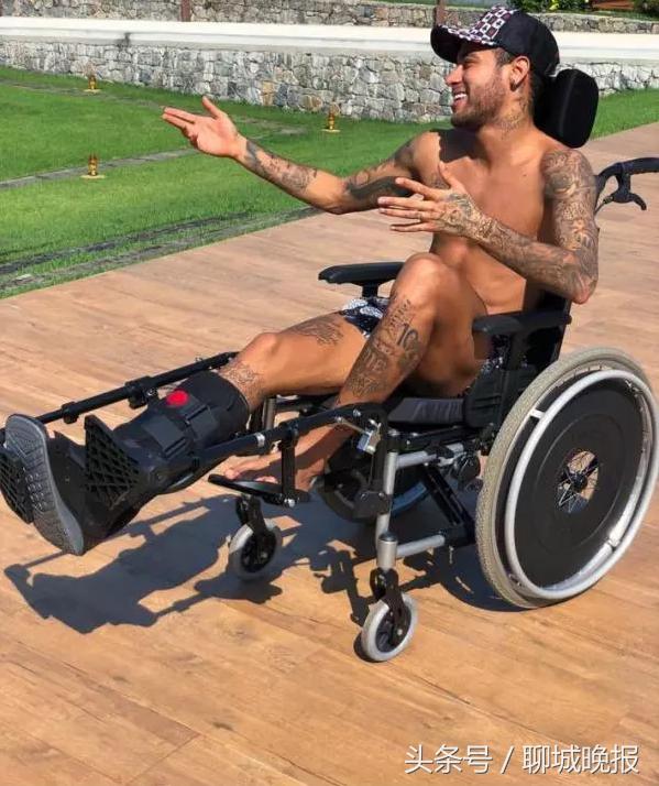 半裸上身坐轮椅“致敬”霍金，内马尔这次被全球网友骂惨了