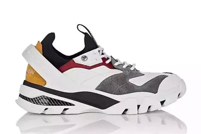 头可破血可流眼泪不能掉,头可断血可流头发不可乱