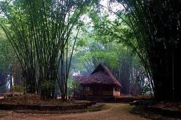 读本专题丨这群老外在芒市:在赛场上奔跑,在美景中流连