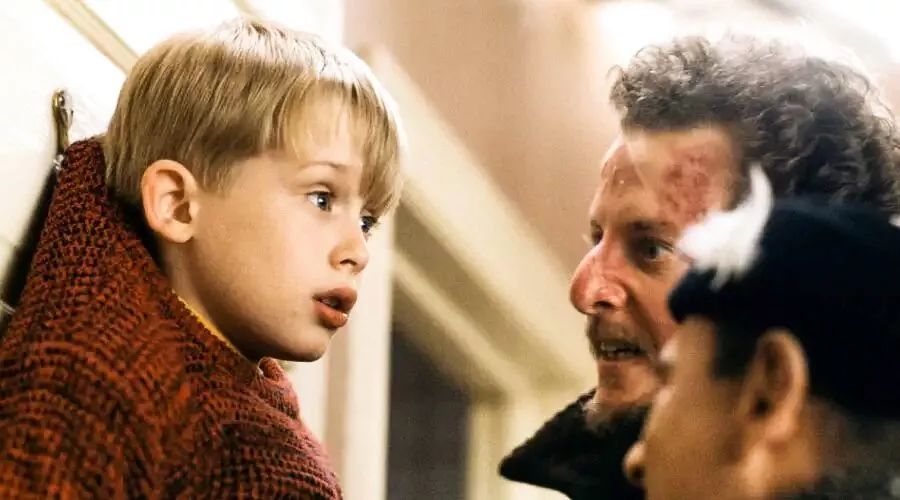 父母三观不正导致出现熊孩子案例,三观尽毁的熊孩子