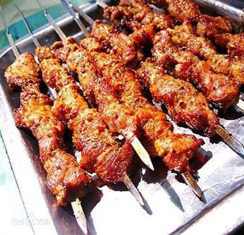 烤羊肉串的历史起源--早在东汉就有人爱上撸串了！