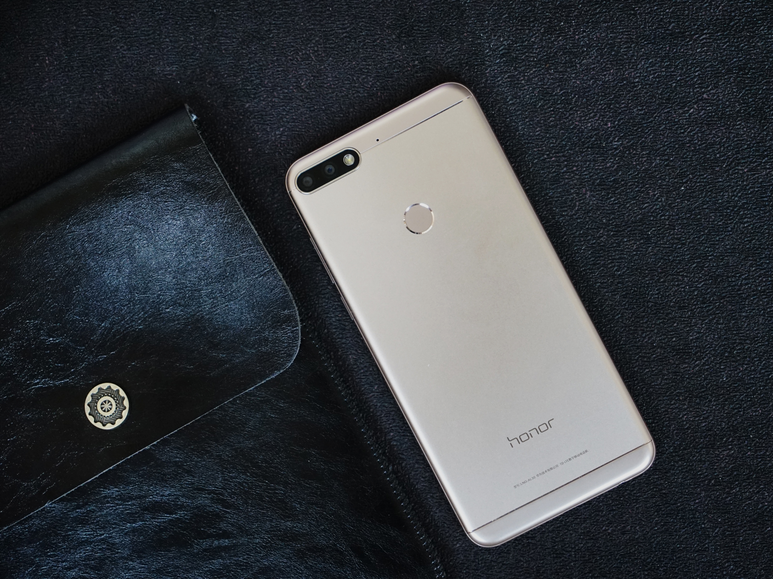 荣耀畅玩7c如何扩大内存,荣耀畅玩7c能玩王者荣耀吗