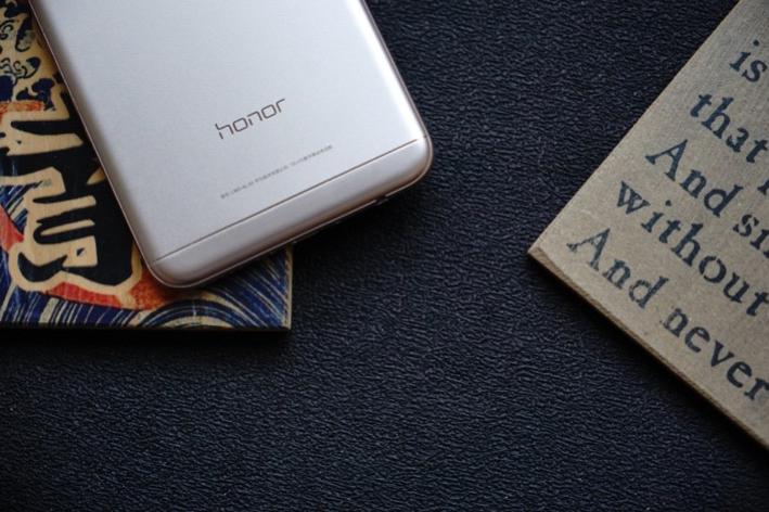 荣耀畅玩7c如何扩大内存,荣耀畅玩7c能玩王者荣耀吗