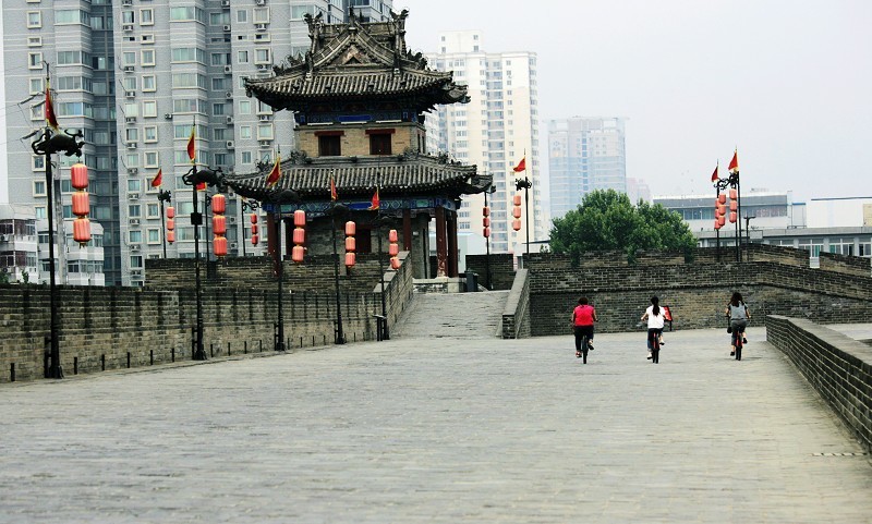 西安城墙钟楼鼓楼一日游,西安古都鼓楼游记