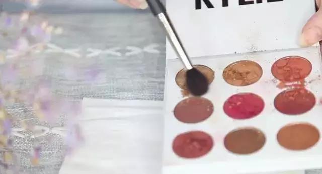 眼影盘碎了可以怎么玩,如何拯救碎了的眼影盘