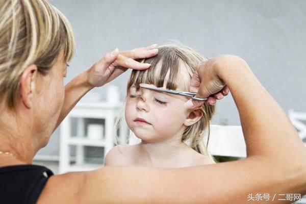 理发器在家里就能给宝宝理发,家用理发器怎么给儿童理发