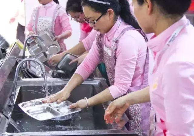 神奇！瞬间让你人见人爱的魅力四法，从此贵人不断，广开善缘