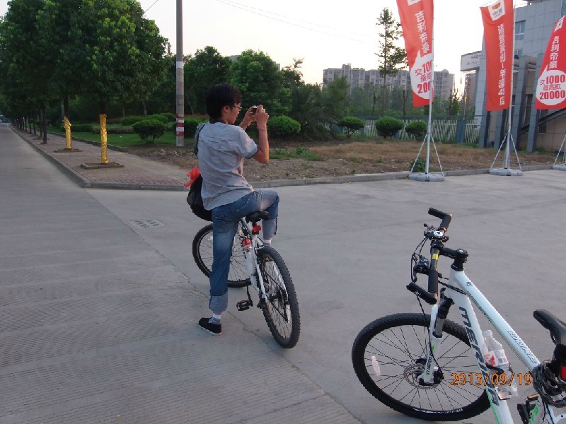 世界上最先进的自行车多少钱,世界上有几百万人民币的自行车吗