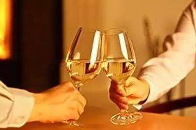 千秋功罪三杯酒,千秋功罪谁与评说含义