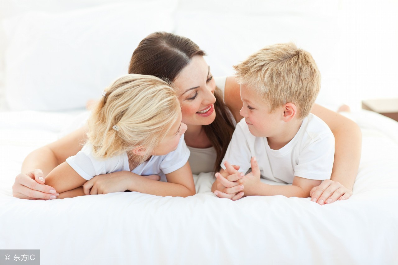 两个孩子总是争宠,两个孩子争宠如何引导