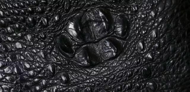 泰国鳄鱼皮具价格,鳄鱼皮具制作