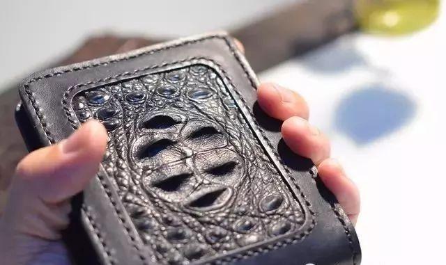 泰国鳄鱼皮具价格,鳄鱼皮具制作