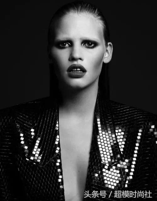 牙缝成特色？C*杯罩**超模大器晚成！因“胖”引争议