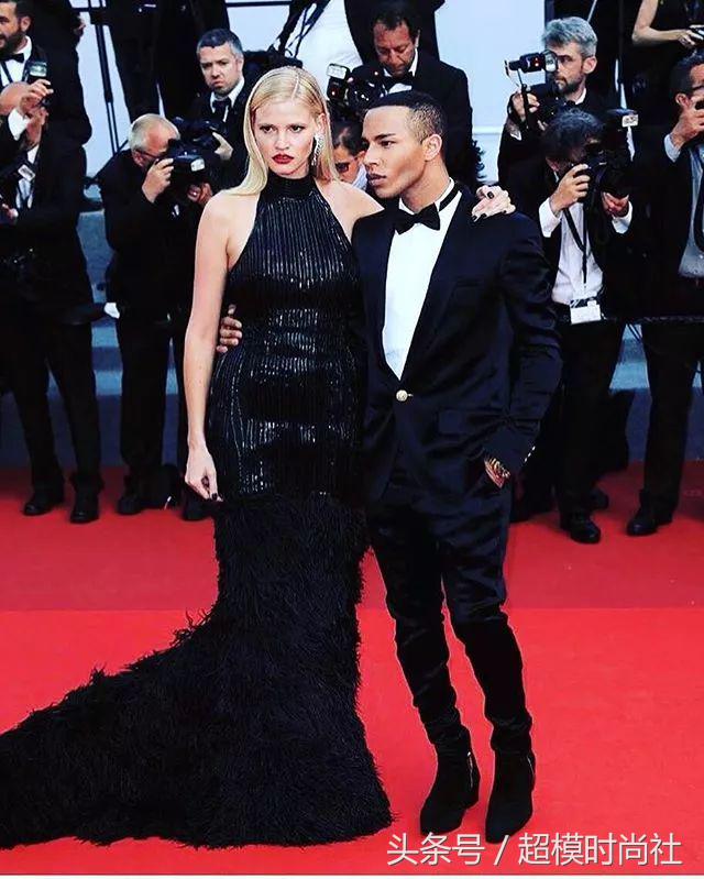 牙缝成特色？C*杯罩**超模大器晚成！因“胖”引争议