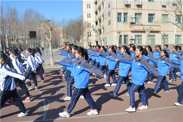 烟台LG喜星有限公司领导来我校参观交流