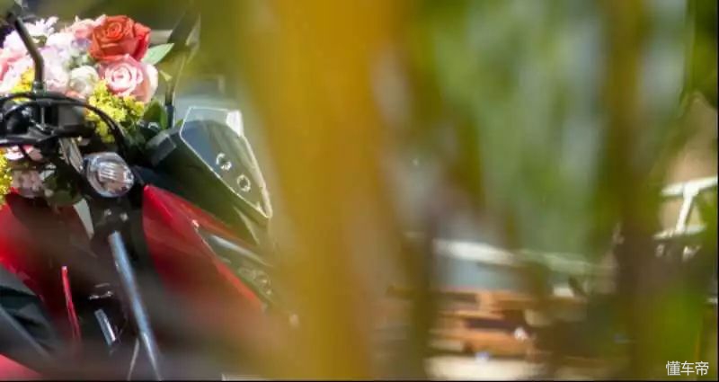 国四电喷幻影150价格,五羊本田幻影150国四电喷摩托车