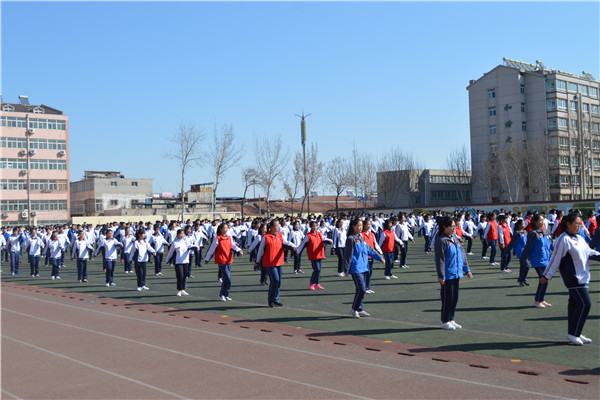 烟台LG喜星有限公司领导来我校参观交流