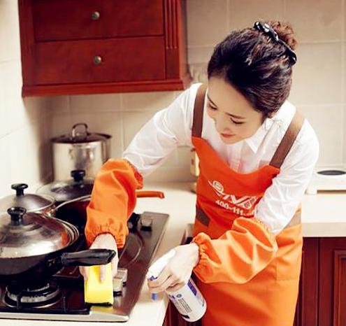 燃气灶日常清洁小妙招，轻松解决灶台的油渍问题，太实用了