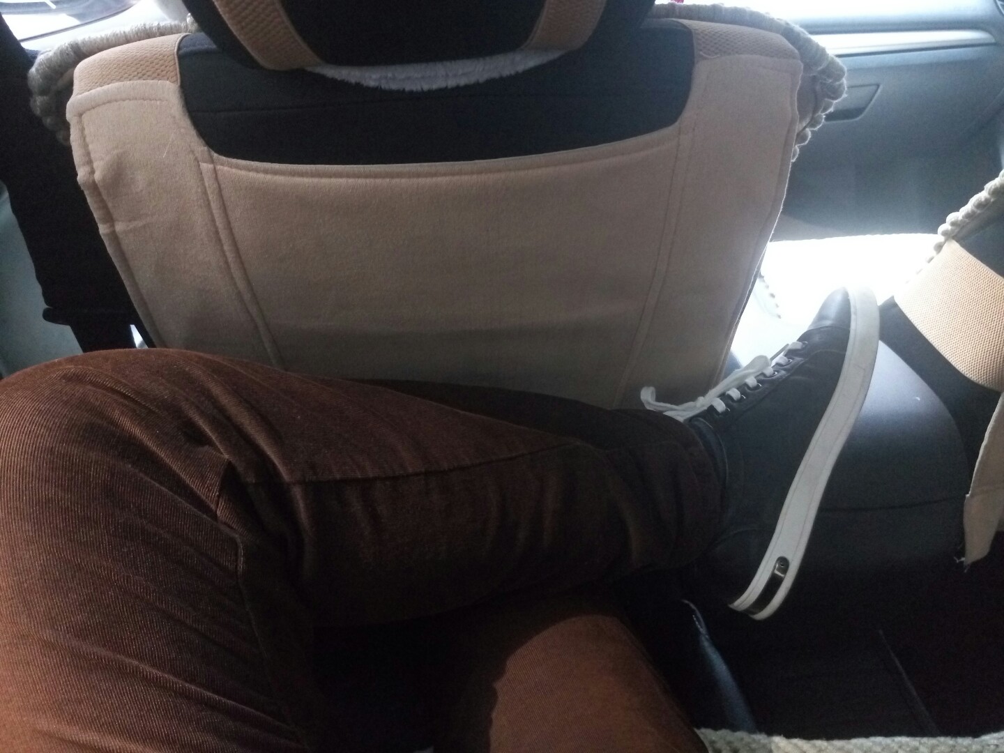 昂克赛拉后排真实空间,昂克赛拉后排空间到底够用吗