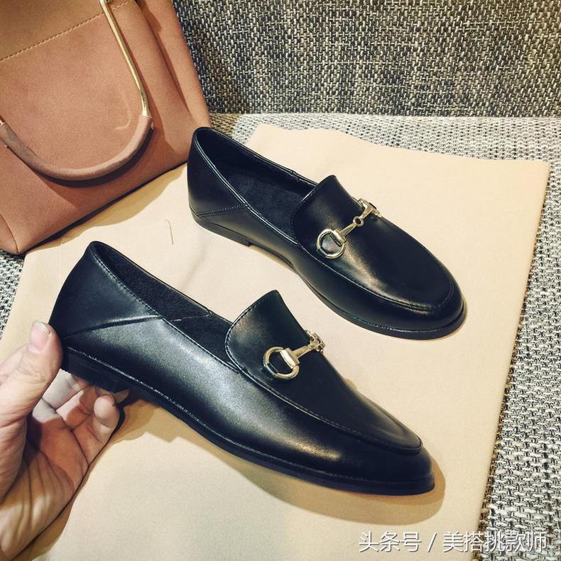 新买的鞋子挤脚又臭脚?这样一招就解决!