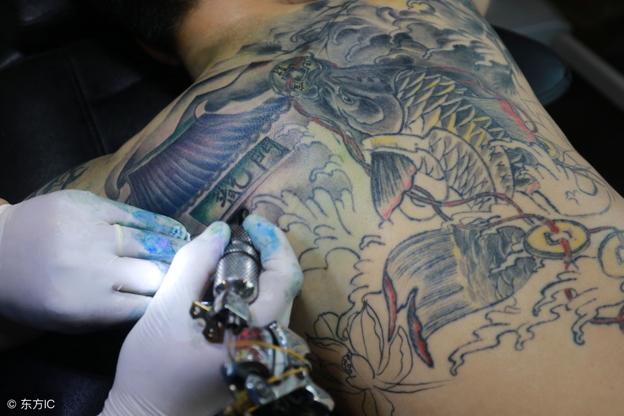 去医院洗纹身多少钱一次正常,去医院洗两厘米纹身多少钱