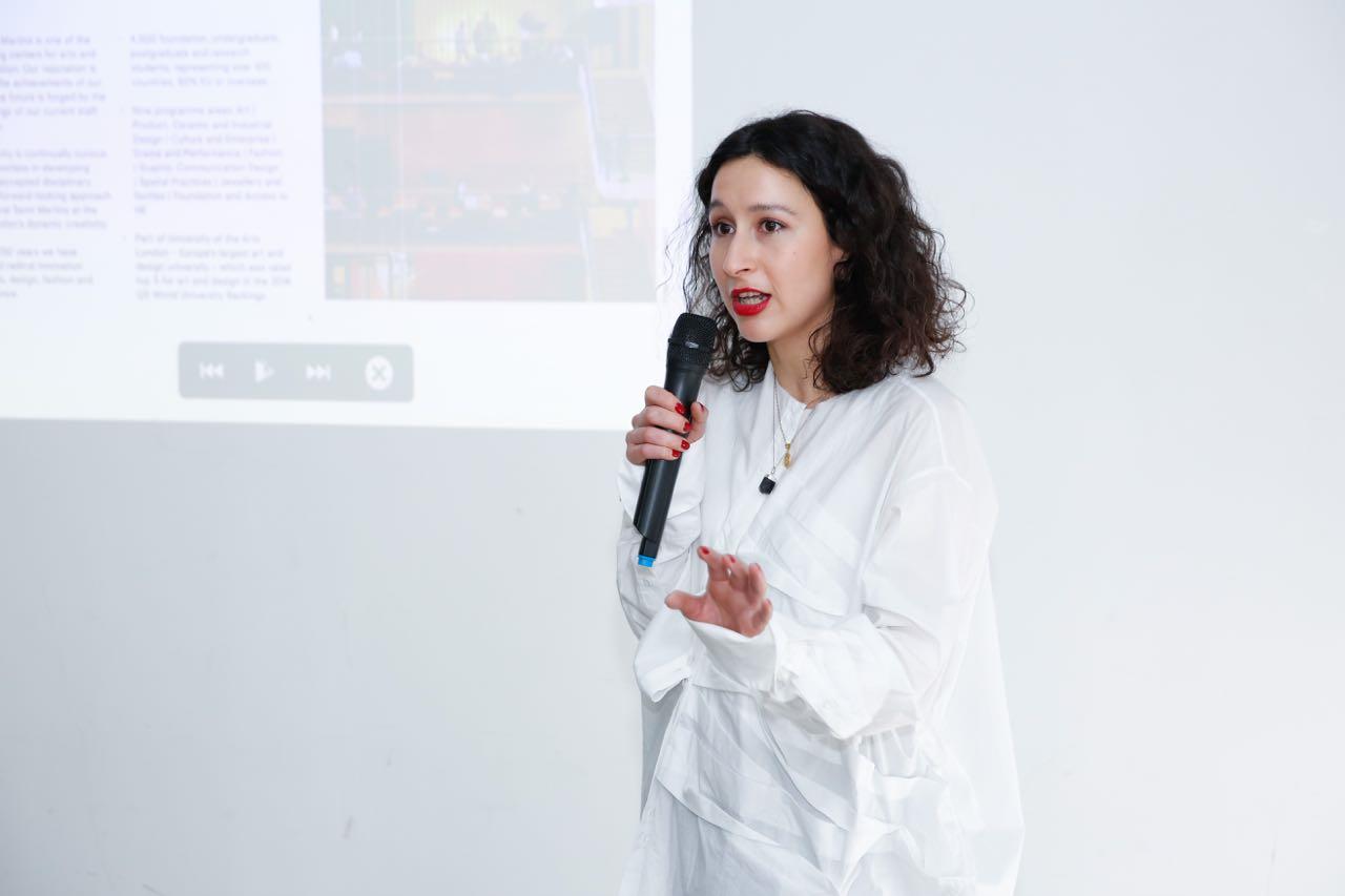 美行思远深圳校区,圣马丁教授