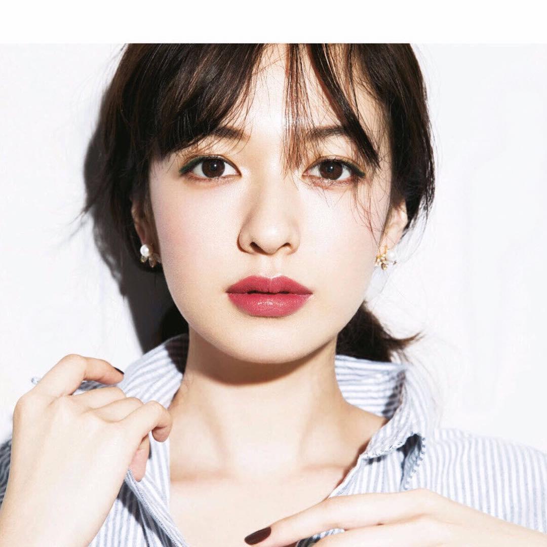 12星座的水晶高跟鞋和口红,蛇星座适合什么颜色的口红