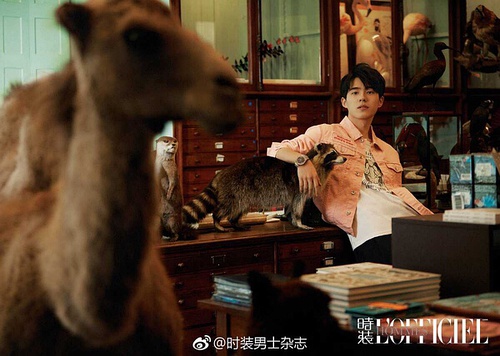 易烊千玺和杨幂谁更帅 (杨幂易烊千玺穿衣搭配)