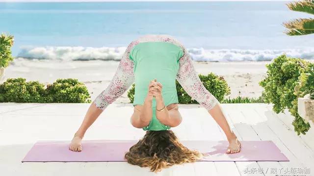 孕妇办公室瑜伽动作,办公室瑜伽初级教程在家练