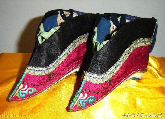古代三寸金莲裹脚干嘛的,古代三寸金莲对女性多可怕