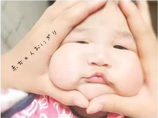 嫌弃手机内存不够用的爸妈，还不如动手制作最有爱的成长记录册！