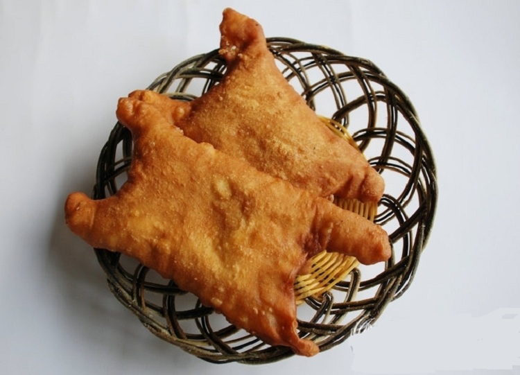 特色小吃炸蛤蟆,鸡蛋蛤蟆小吃