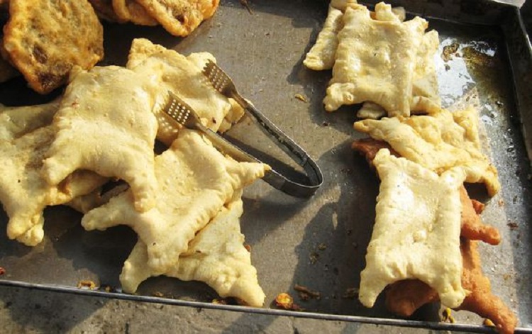 特色小吃炸蛤蟆,鸡蛋蛤蟆小吃