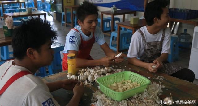 云南泼水节究竟有多疯狂你来不来,泼水节承载了云南人民极大的狂欢