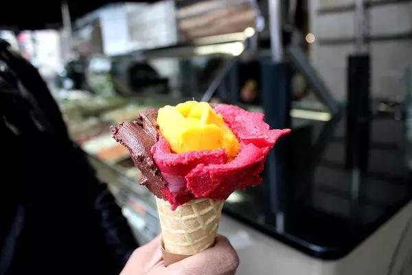 意大利：大家最近都爱舔……我这款冰淇淋
