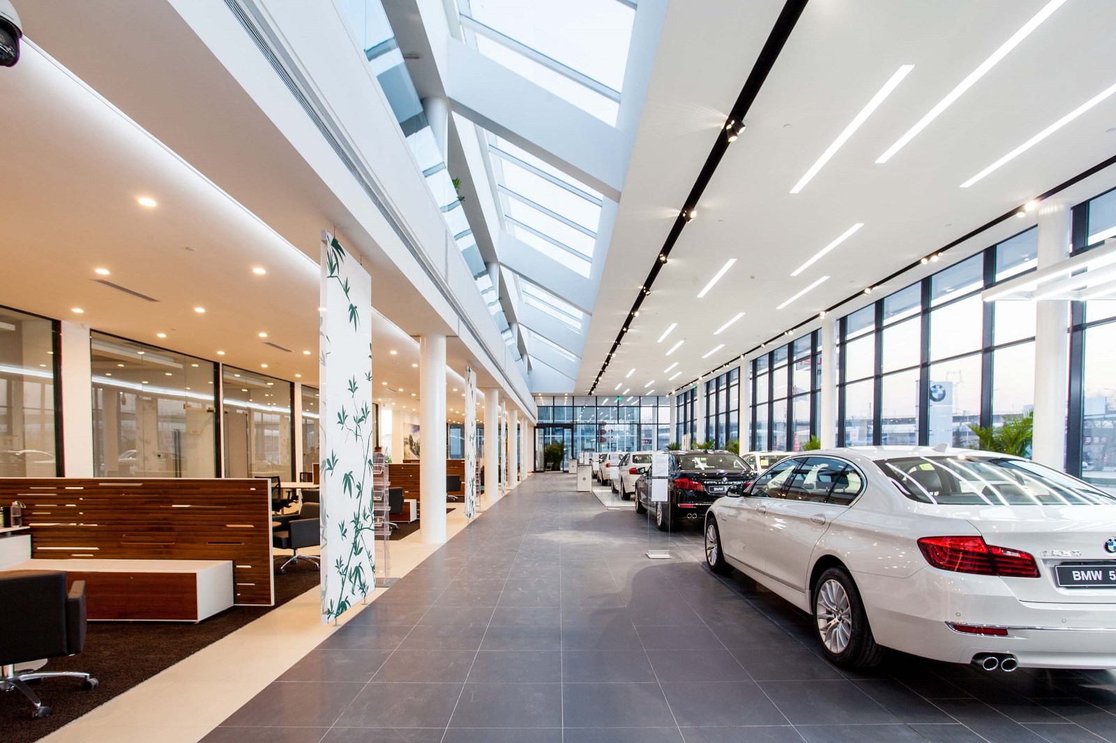 买车是去4s店还是当地二级店,汽车买二手还是4s店划算